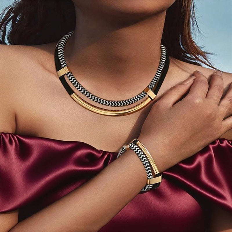Stassie - Women’s Modern Chain Necklace & Bracelet Set